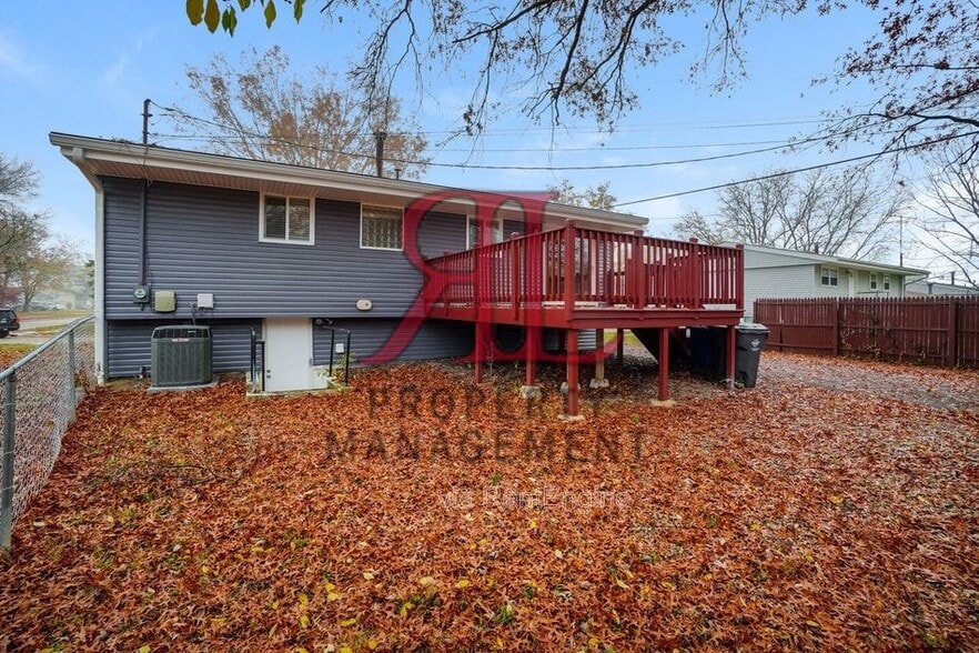 Building Photo - 363 Regents Rd