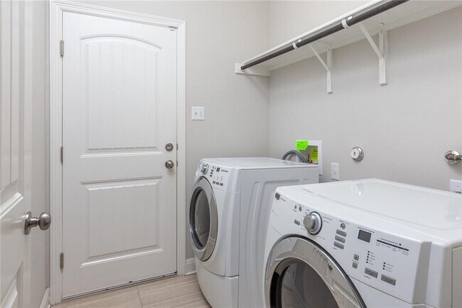 Building Photo - 5925 Gunnison Turn Rd