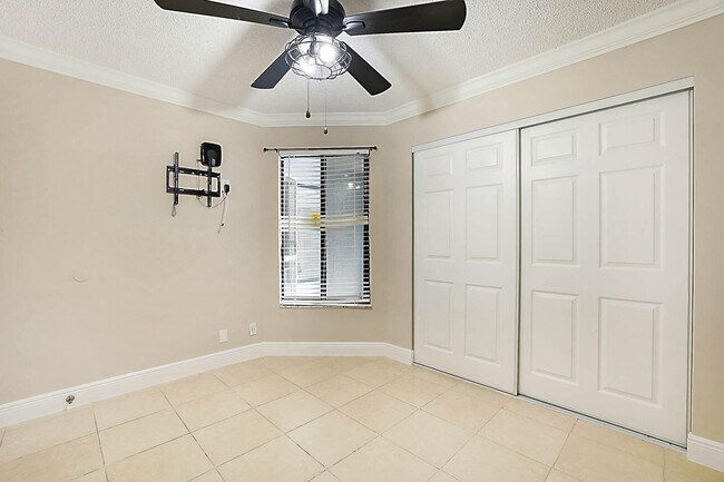 Building Photo - 505 Harbour Pointe Way