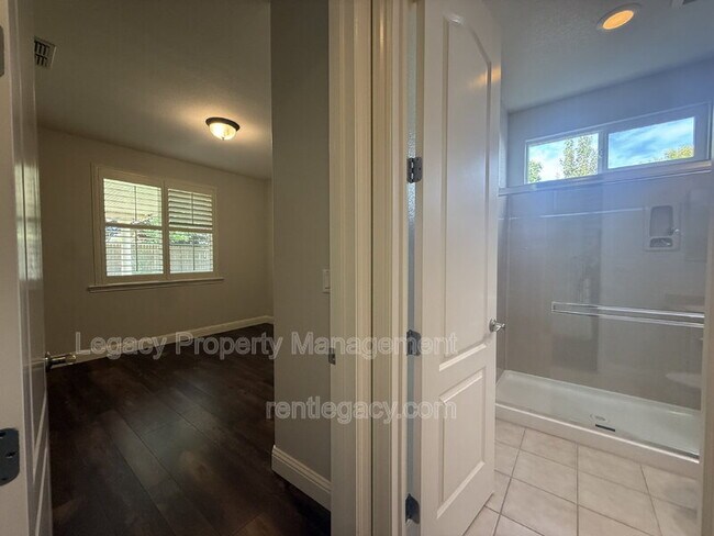 Building Photo - 8843 Latigo Ct