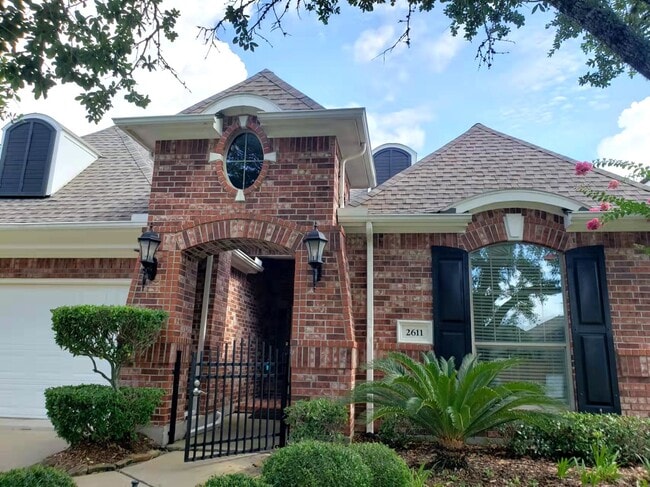 Building Photo - 2611 Summer Rain Dr