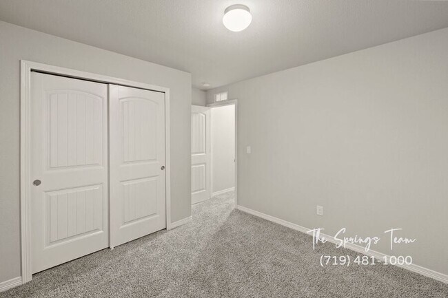 Building Photo - 10957 Matta Dr