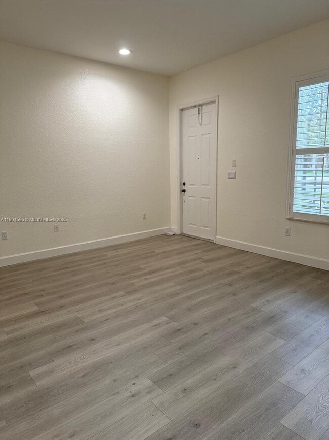 Building Photo - 705 SW 147th Ave