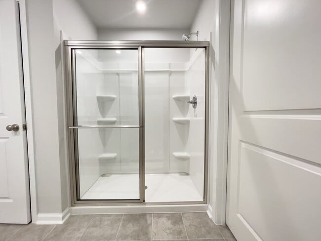 Building Photo - 105 Paddock Glen Dr