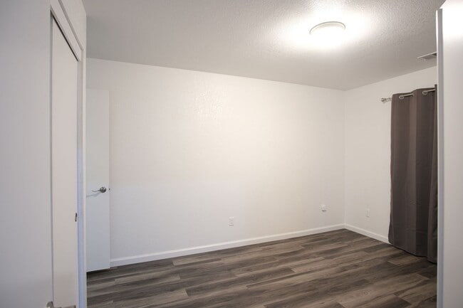 Building Photo - Stunning 3-Bedroom 2-bathrooom in the vibrant city of Modesto