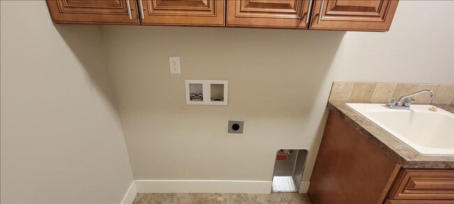 Building Photo - 1299 N Oklahoma Pl