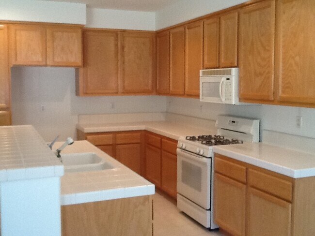 Building Photo - Ready To Move?