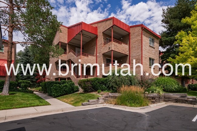 Primary Photo - 4836 Highland Cir