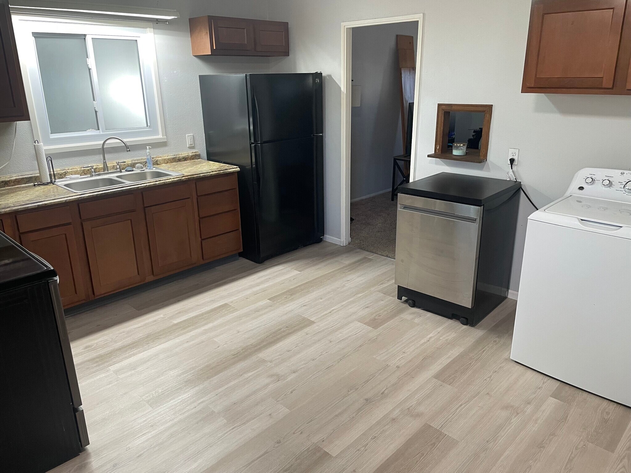 Building Photo - 1136 Florence Ave