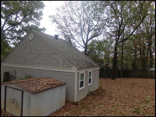 Building Photo - 119 Pin Oak Cove