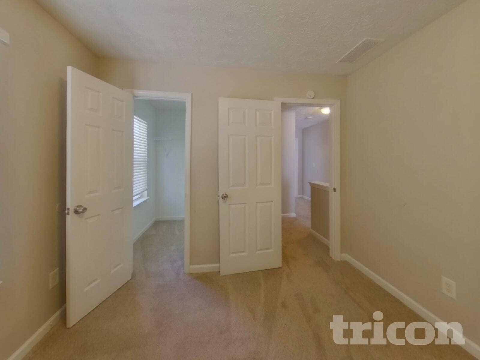 Building Photo - 471 Sawtooth Ln