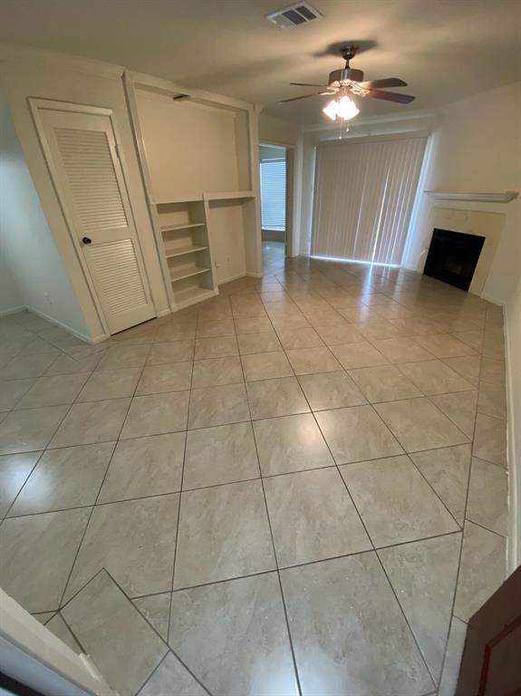 Building Photo - 6666 Harbor Town Dr