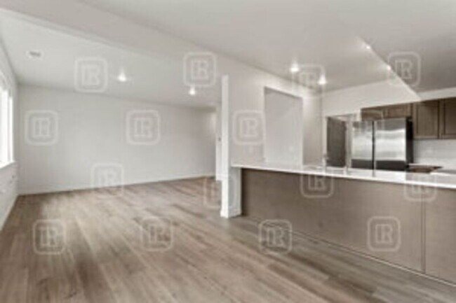 Building Photo - 307 S Grady Ln