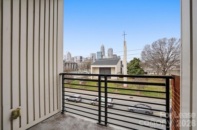 Building Photo - 440 N McDowell St