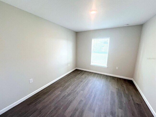 Building Photo - 32 Postman Ln