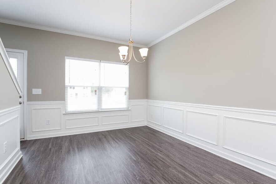Building Photo - 601 Fieldcrest Dr