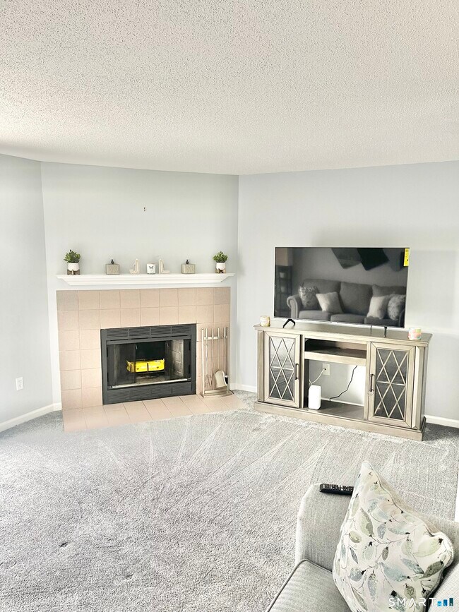 Building Photo - 2390 State St