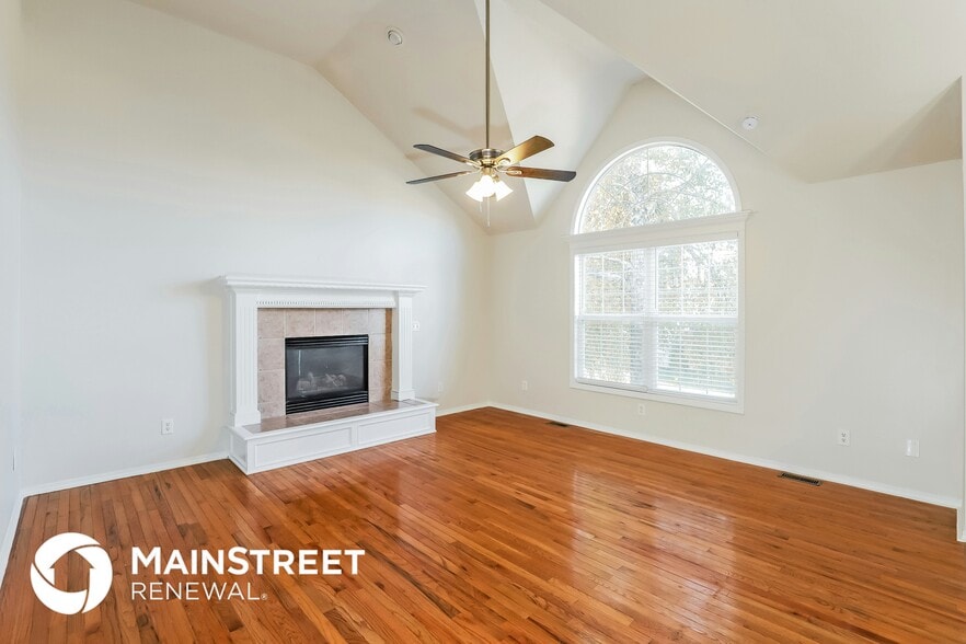 Building Photo - 10926 Rowland Ave