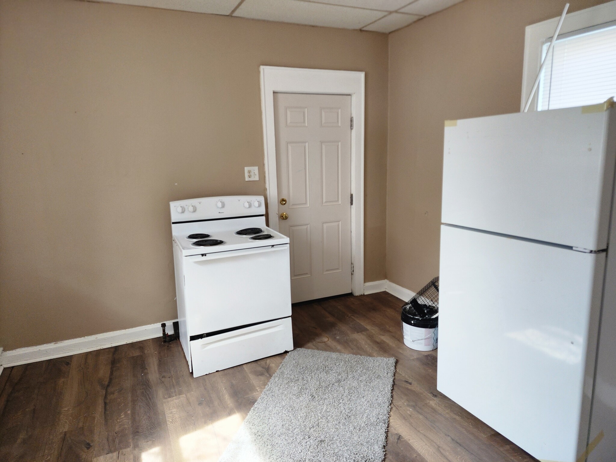 Building Photo - 281 S Powell Ave