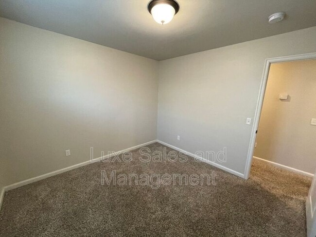 Building Photo - 9501 Ashford Dr
