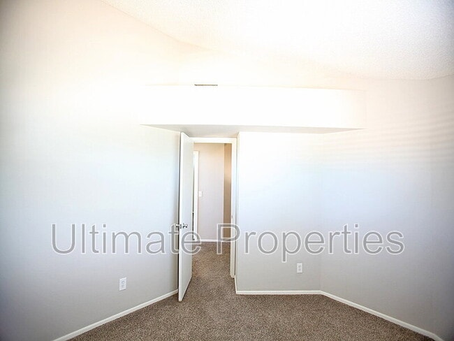 Building Photo - 8138 W Shangri La Rd