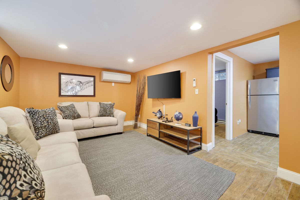 Building Photo - 163 Cambridge Ct