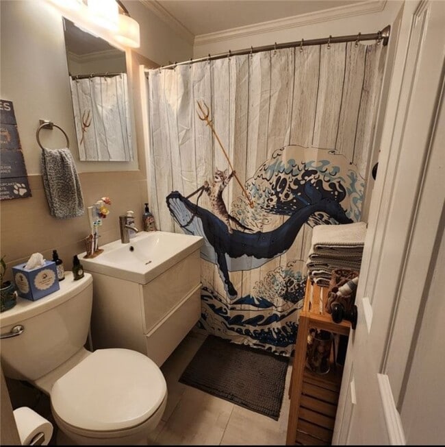 Building Photo - 2450 East Ave