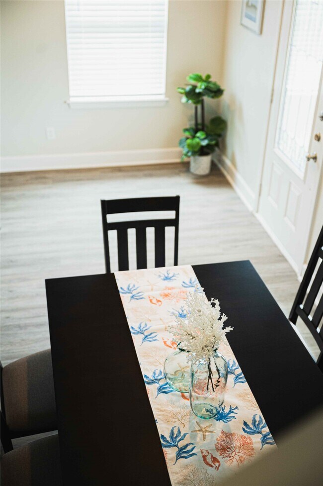 Building Photo - 3314 Kleinmann Ave