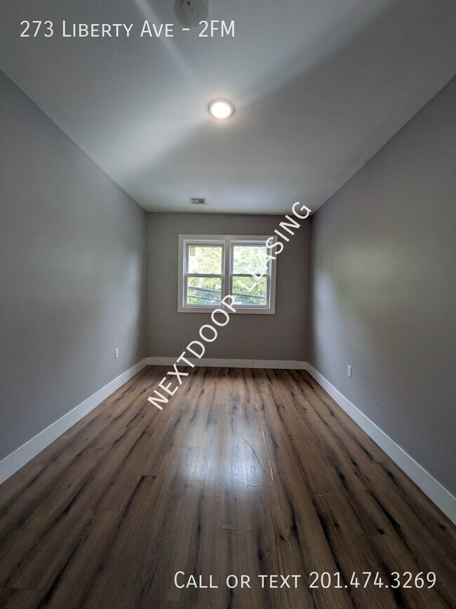 Building Photo - 273 Liberty Ave