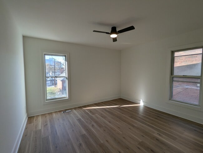 Building Photo - 619 Carpenter St