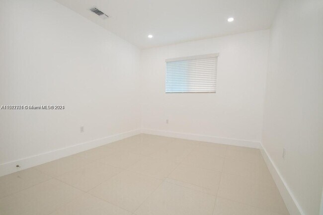 Building Photo - 233 NW 53rd Ave