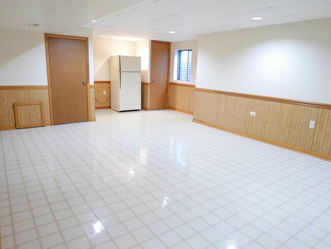 Building Photo - 1428 W Sapphire Dr