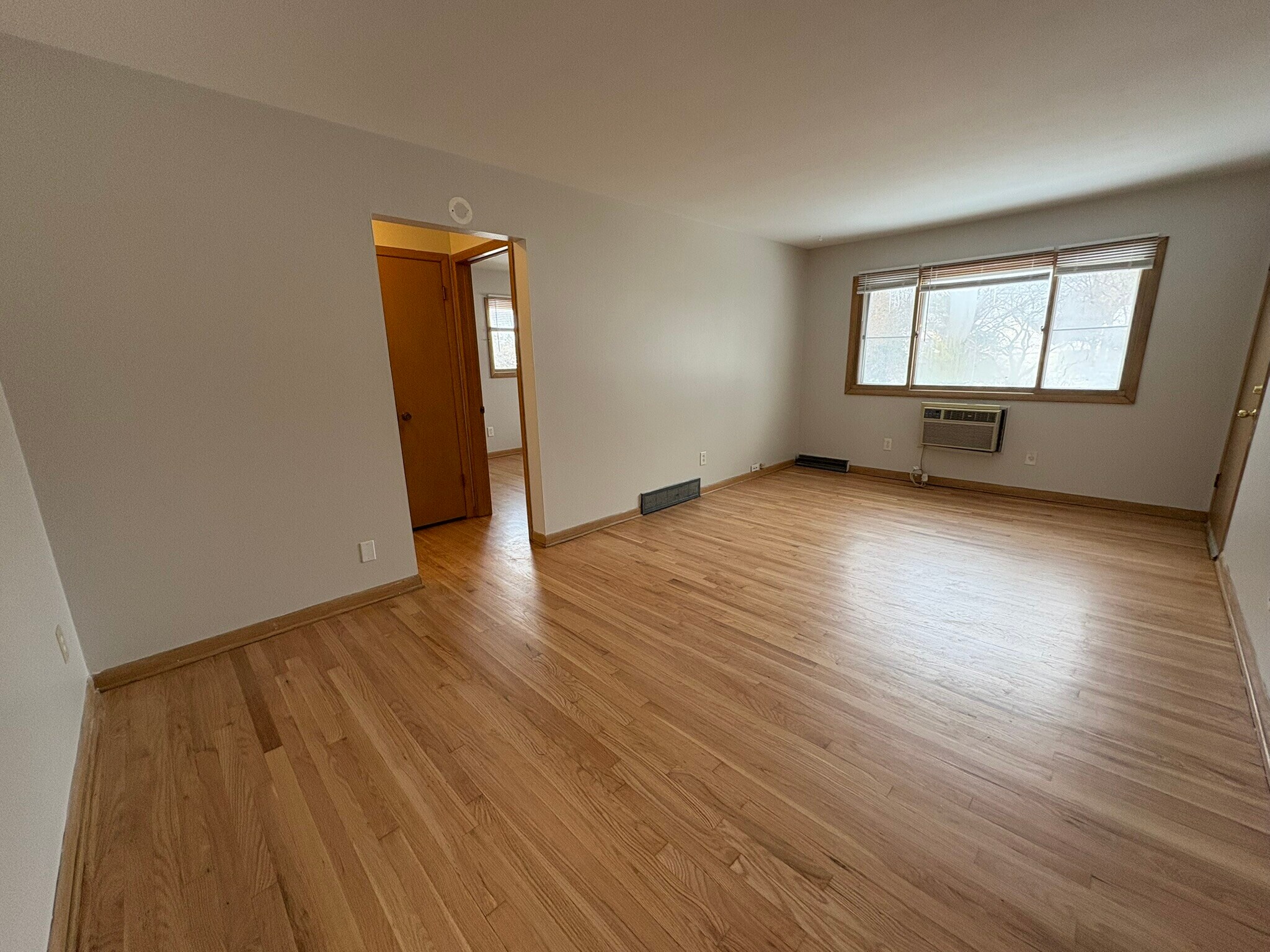 Building Photo - 3573 S 76th St