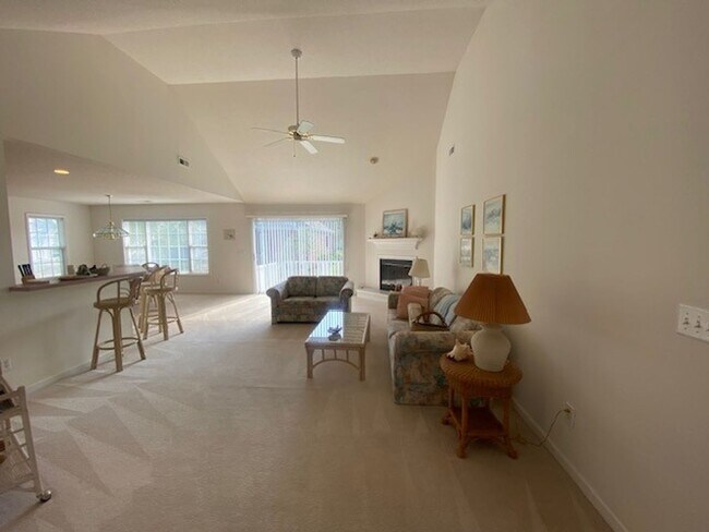 Building Photo - Charming 3-Bedroom Home in Desirable Kure ...