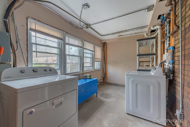 Building Photo - 3108 N St Louis Ave