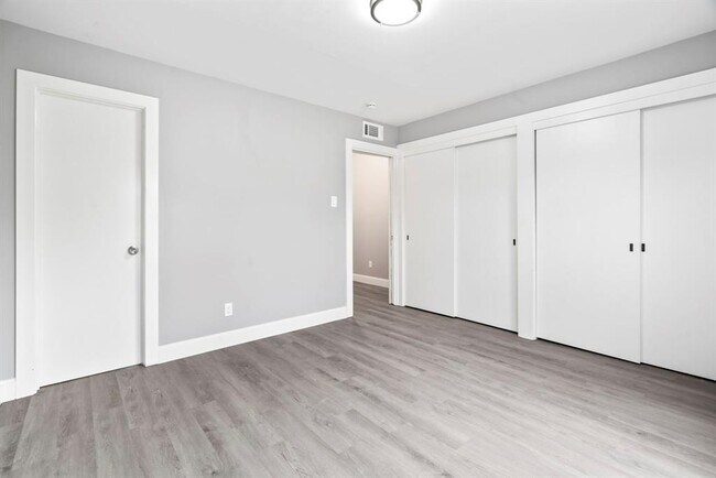 Building Photo - 1313 Elm St