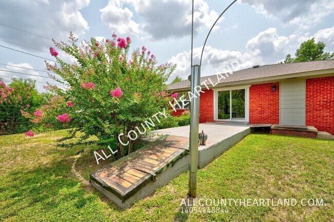 Building Photo - 3921 NW 51st St