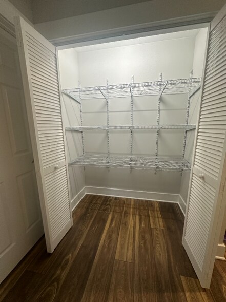 Building Photo - 4412 Shelborne Dr