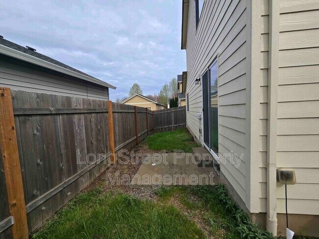 Building Photo - 4437 Creel Ave