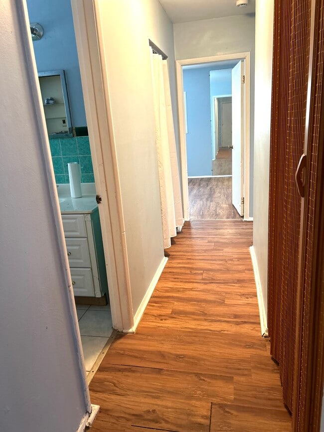 Building Photo - 4462 Lockwood Blvd