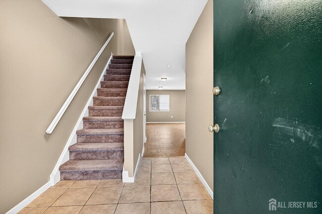 Building Photo - 70 Hampshire Dr