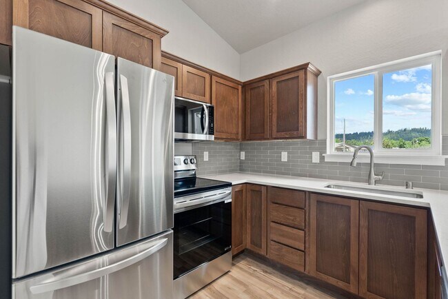 Building Photo - Newly built 4 Bedroom Duplex With Garage