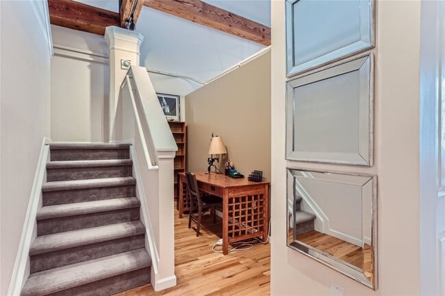 Building Photo - Stunning Downtown Loft w/23 ft. Ceilings -...