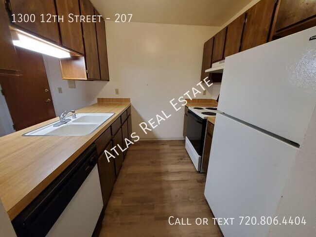 Building Photo - **ONE MONTH FREE!!**Quiet 1 Bed/1Bath Apar...