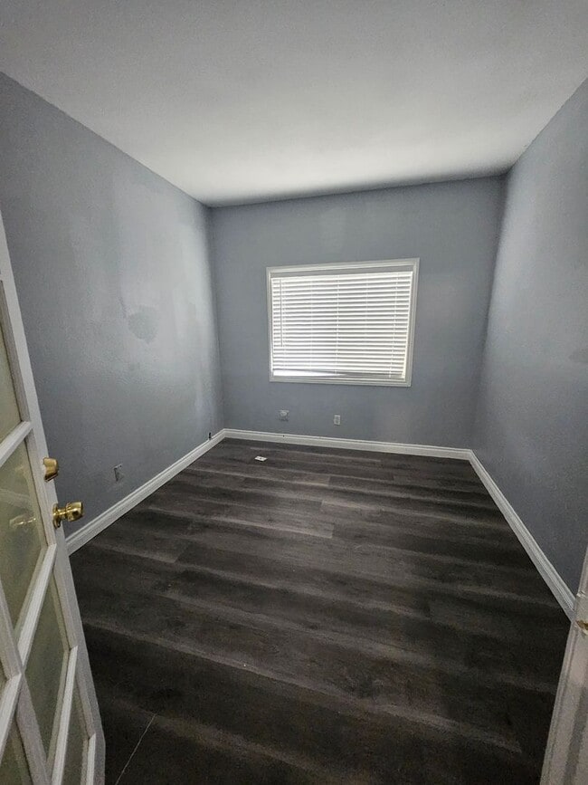 Building Photo - Beautiful Corona Home with POOL!