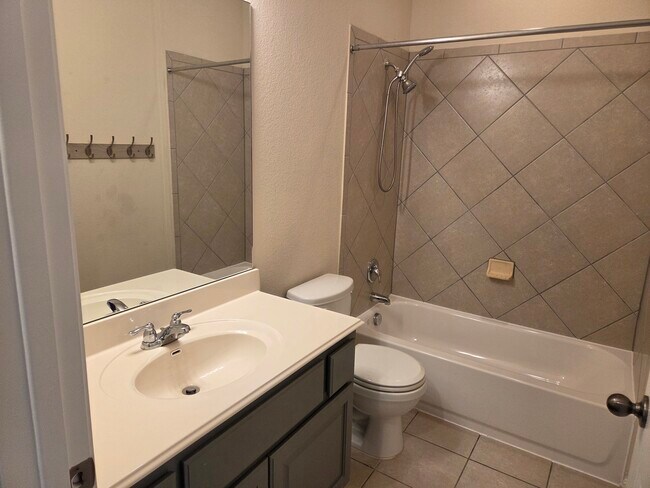 Building Photo - 2832 Coral Valley Dr