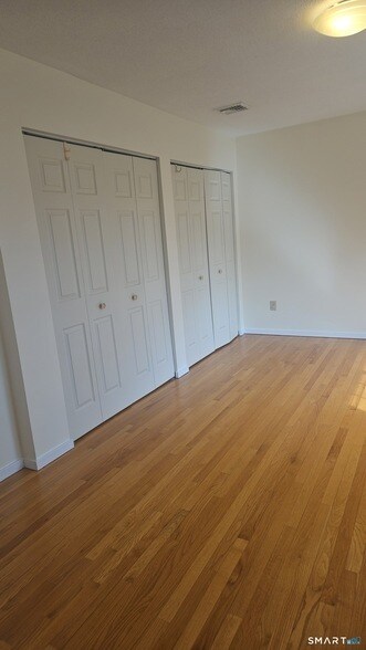 Building Photo - 20 Apple Way