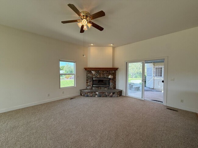 Building Photo - Beautiful Orcutt Custom Home in Solomon Estates on Approx One Acre