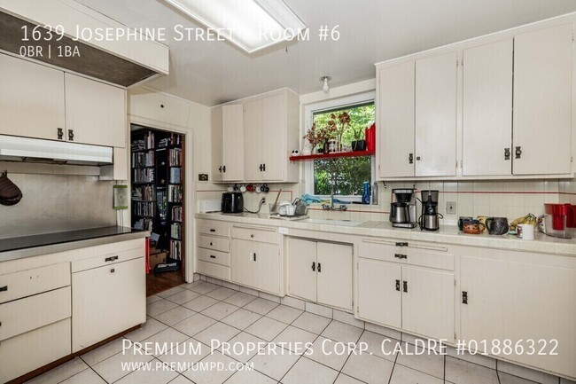 Building Photo - 1639 Josephine St