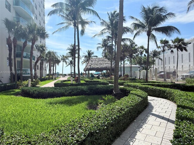 Building Photo - 3901 S Ocean Dr